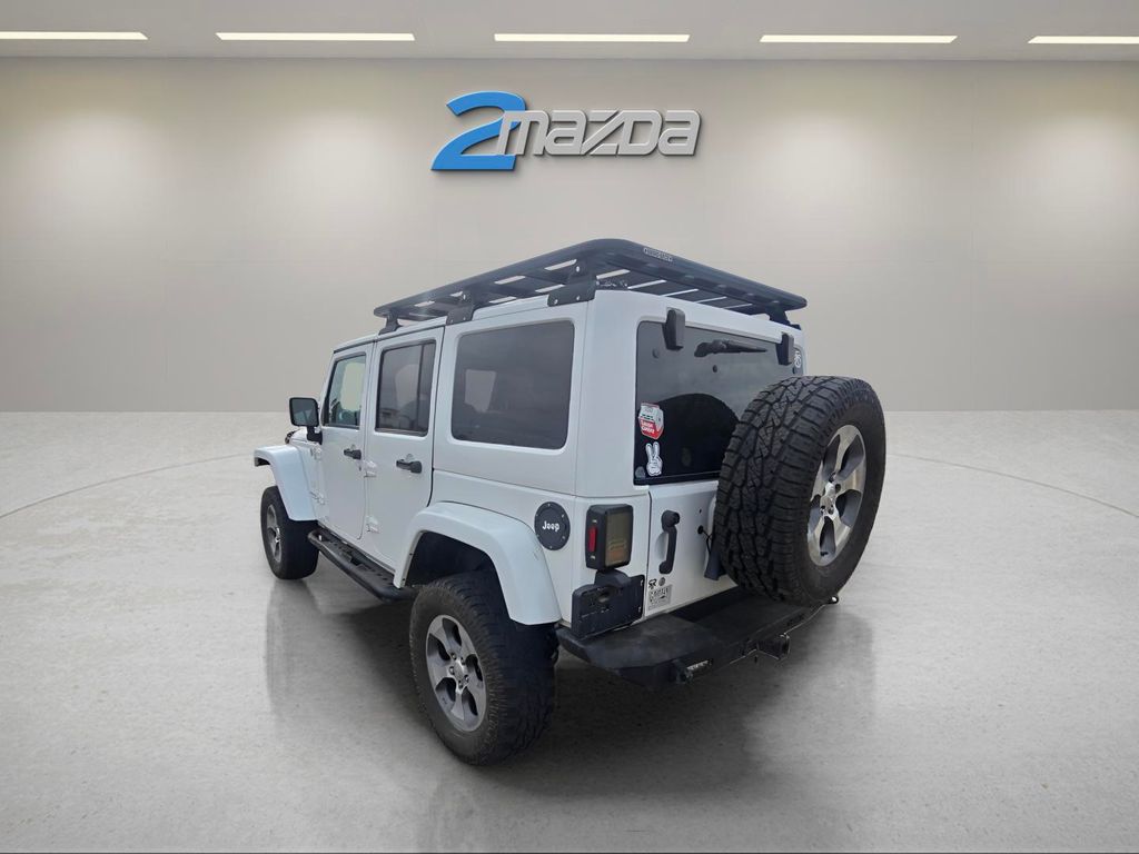 2012 Jeep Wrangler Sahara photo 3