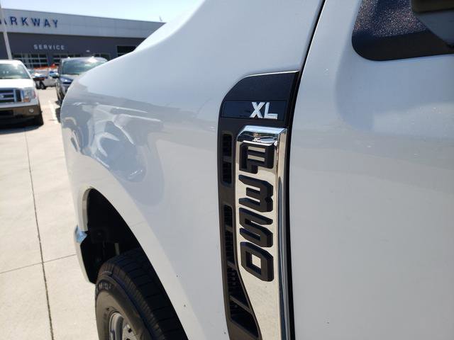 2026 Ford F-350 photo 11