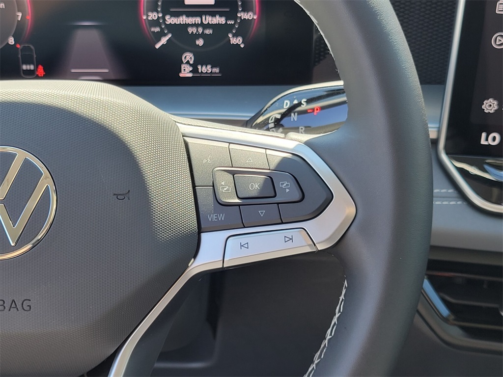 2025 Volkswagen Tiguan SE photo 12