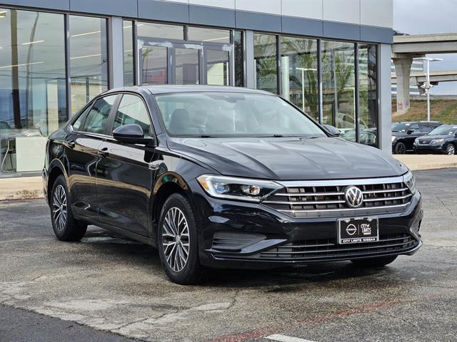 2019 Volkswagen Jetta SEL photo 2