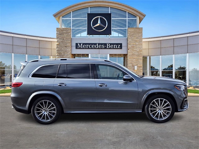 2025 Mercedes Benz GLS 450 4MATIC photo 4