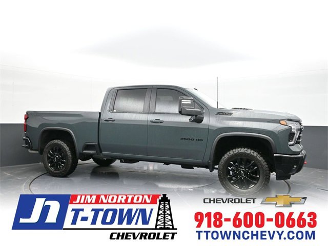 2025 Chevrolet Silverado HD LT's photo