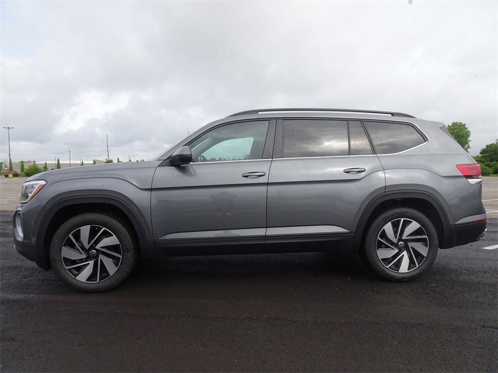 2025 Volkswagen Atlas SE Technology photo 2