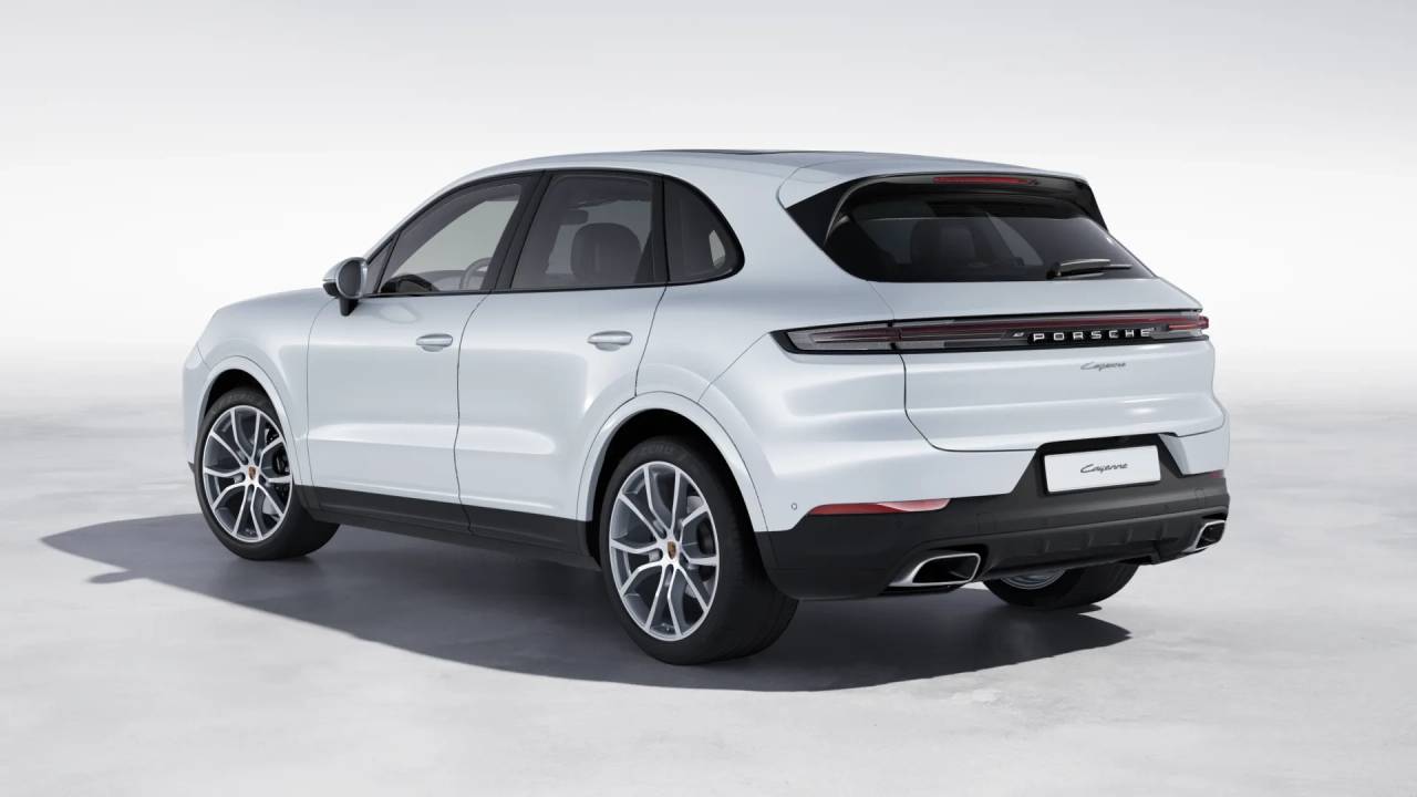 2026 Porsche Cayenne photo 2