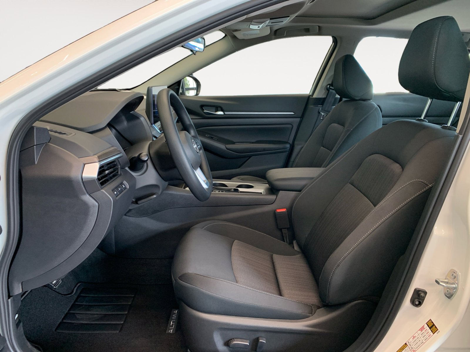 2025 Nissan Altima SV photo 20