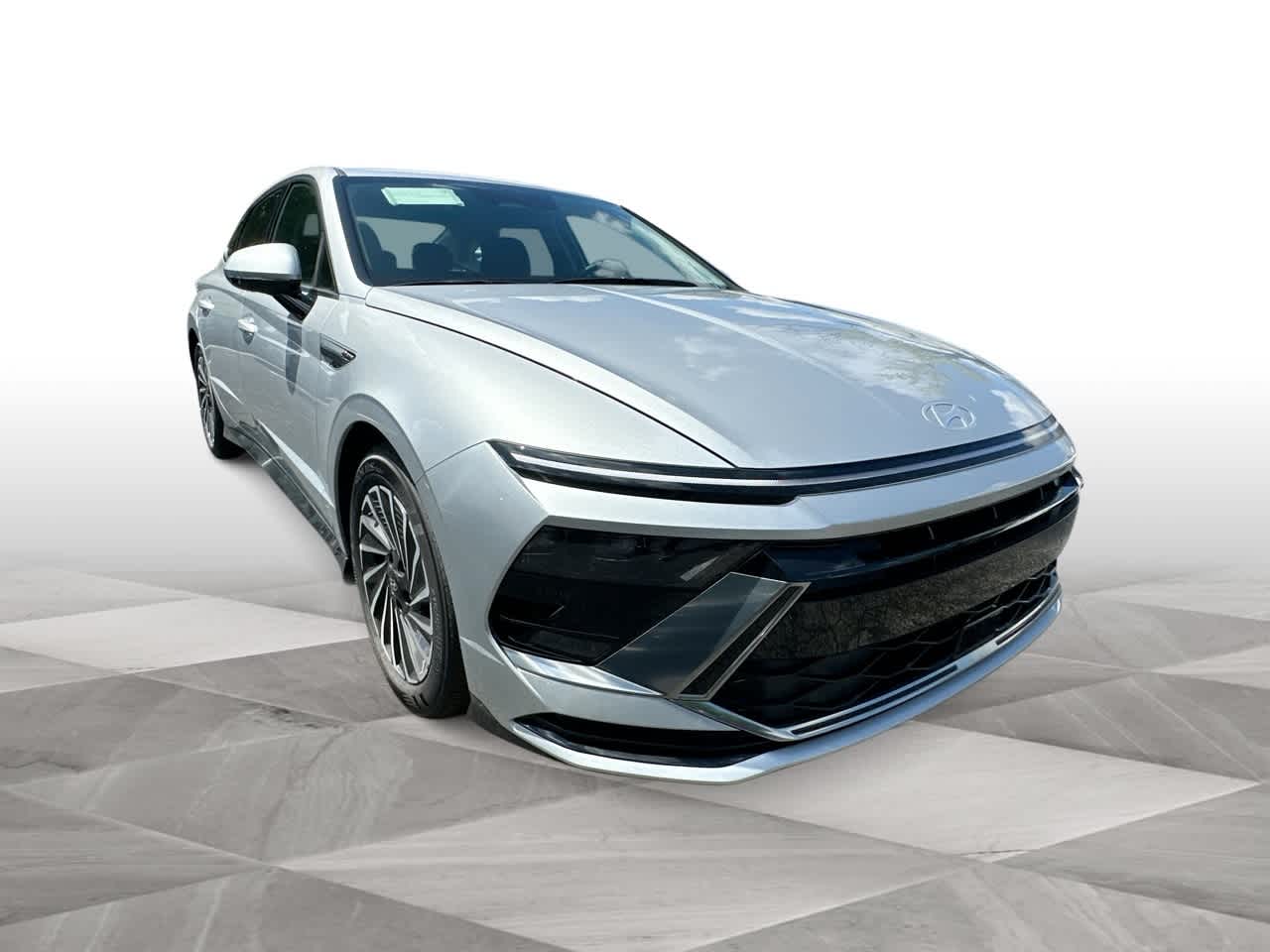 2025 Hyundai Sonata Hybrid SEL photo 2