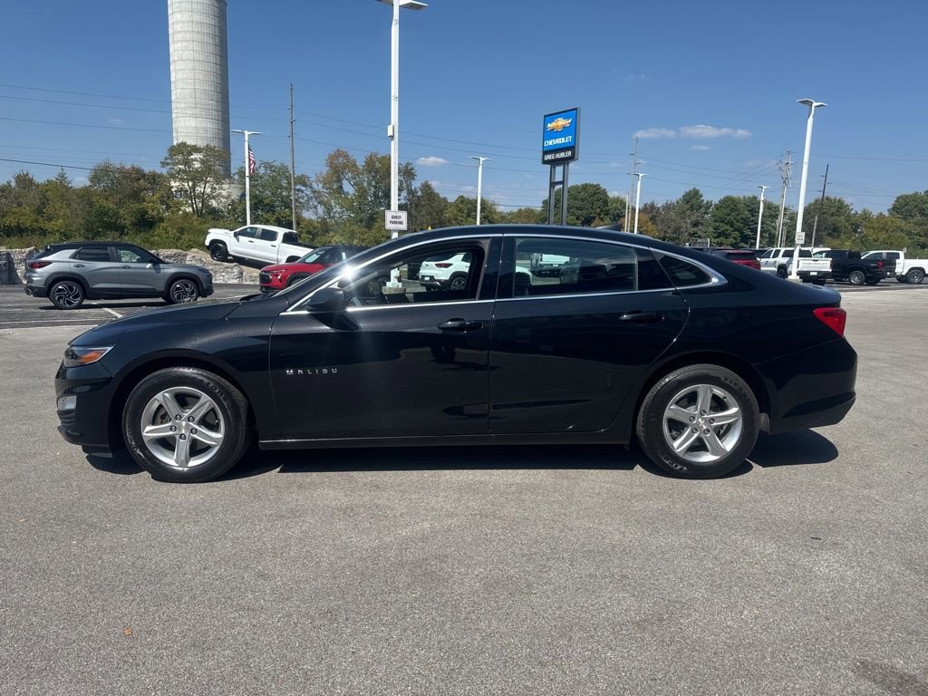 2022 Chevrolet Malibu LS photo 5