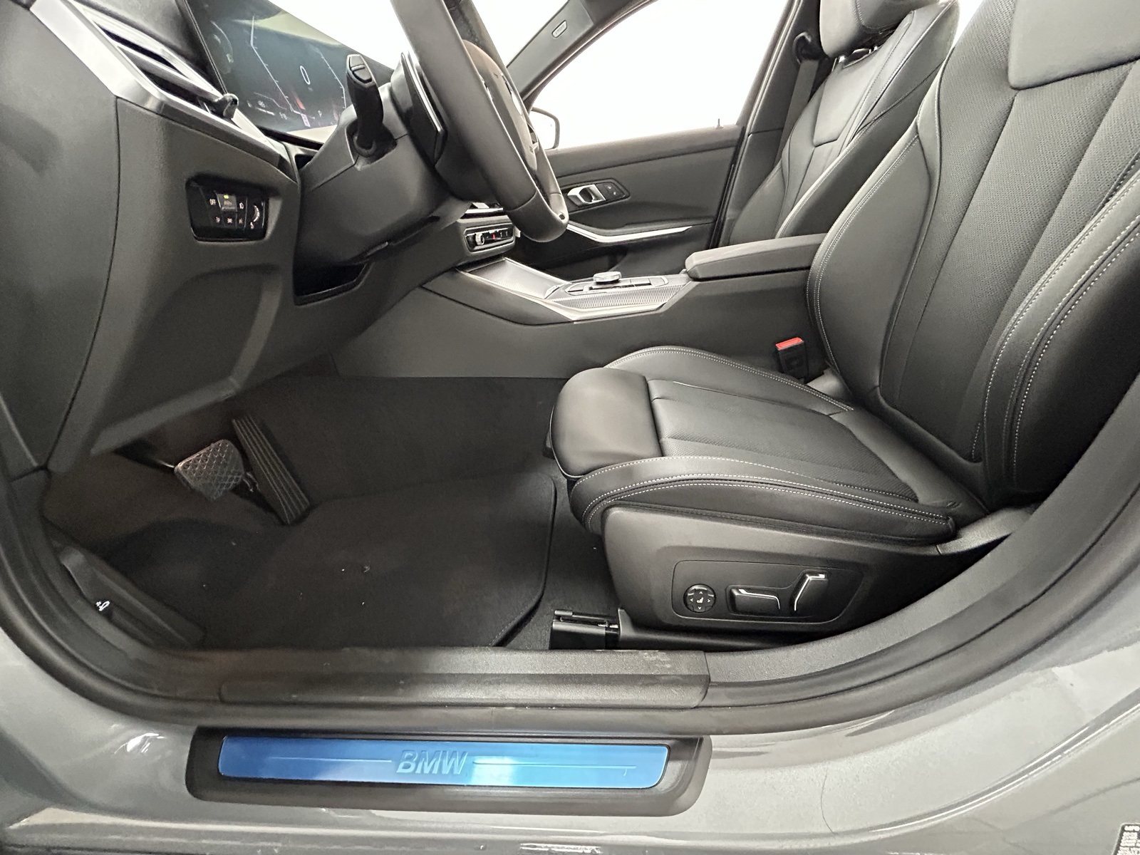 2025 Bmw 330i xDrive photo 31