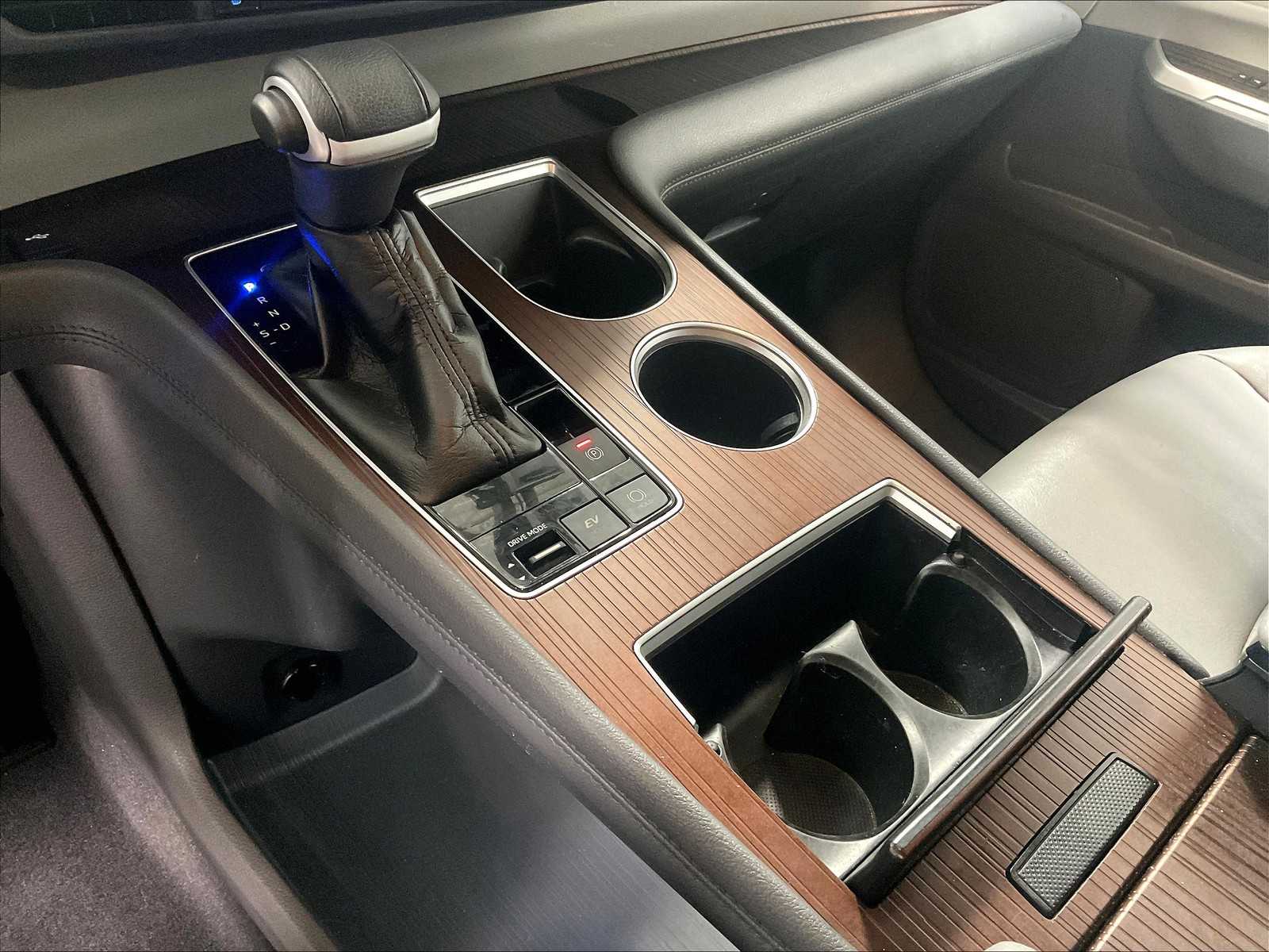 2022 Toyota Sienna XLE photo 21