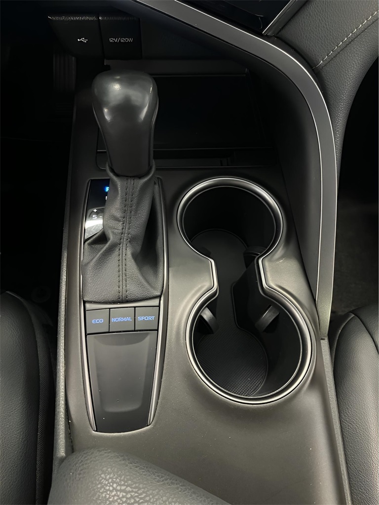 2023 Toyota Camry SE photo 20