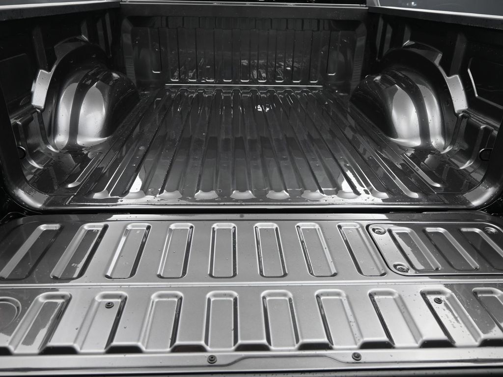 2026 Ram 1500 Laramie photo 7