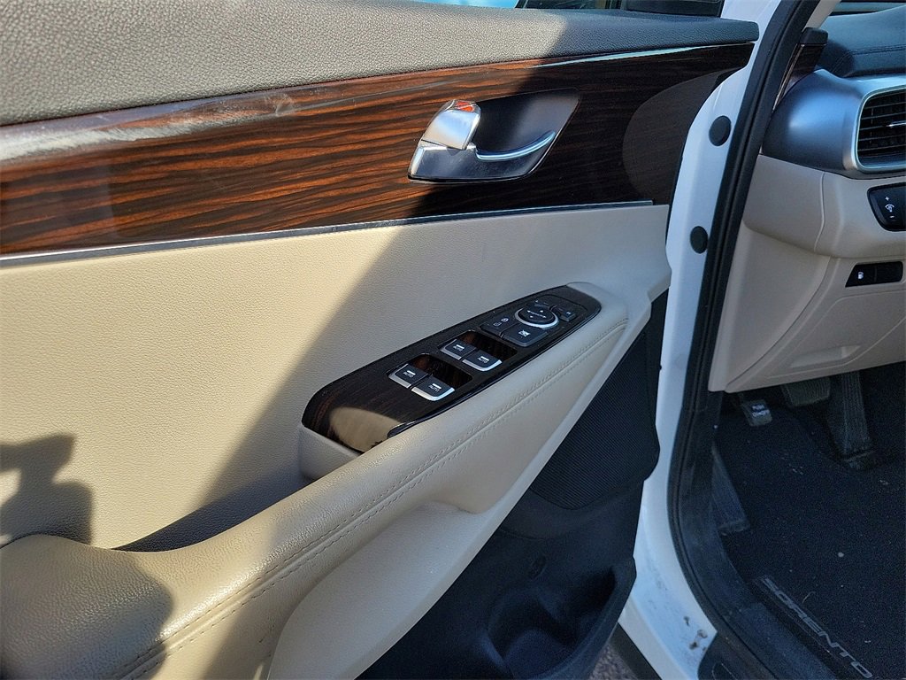 2020 Kia Sorento S V6 photo 18