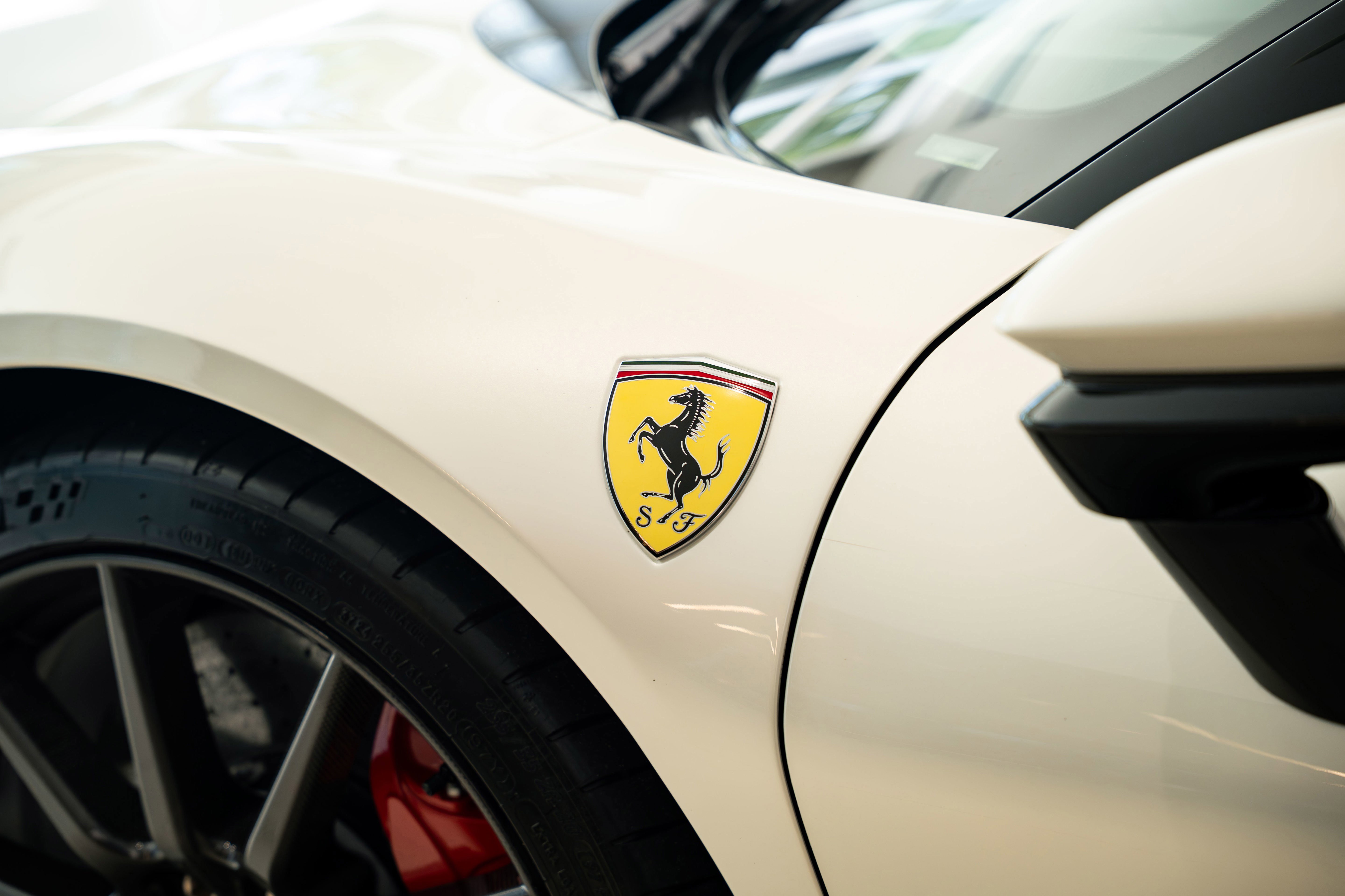 2025 Ferrari SF90 Spider photo 18