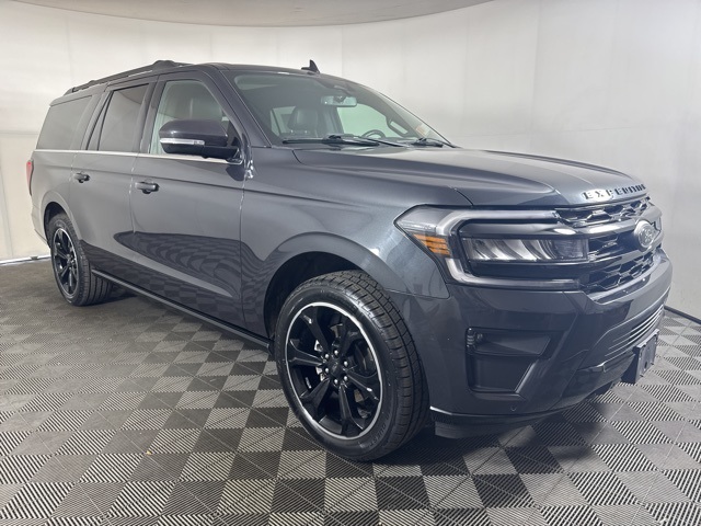 2022 Ford Expedition Limited's photo