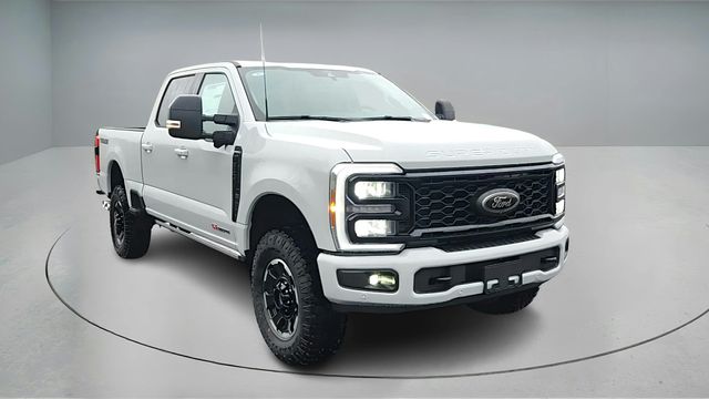 2026 Ford F-350 Super Duty Lariat's photo