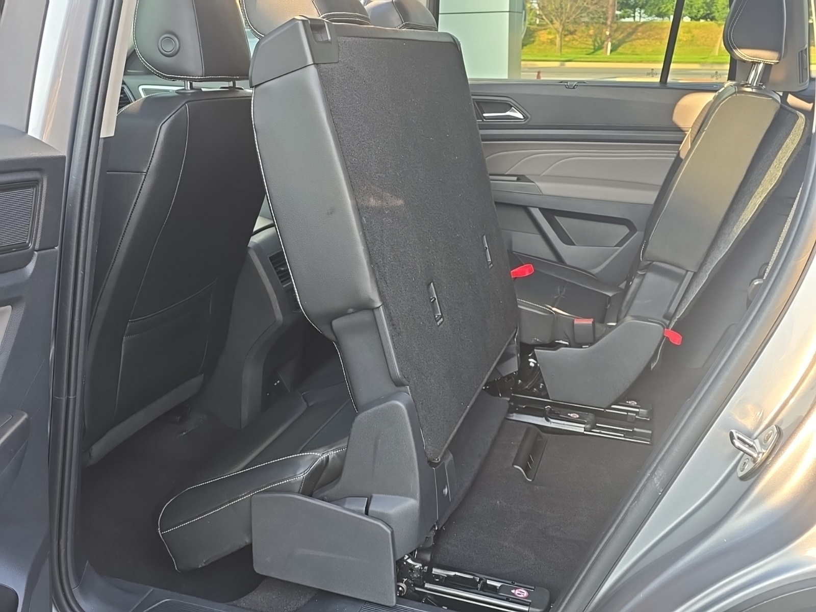 2022 Volkswagen Atlas V6 SEL R-Line photo 6