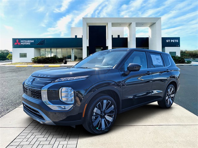 2025 Mitsubishi Outlander SE's photo