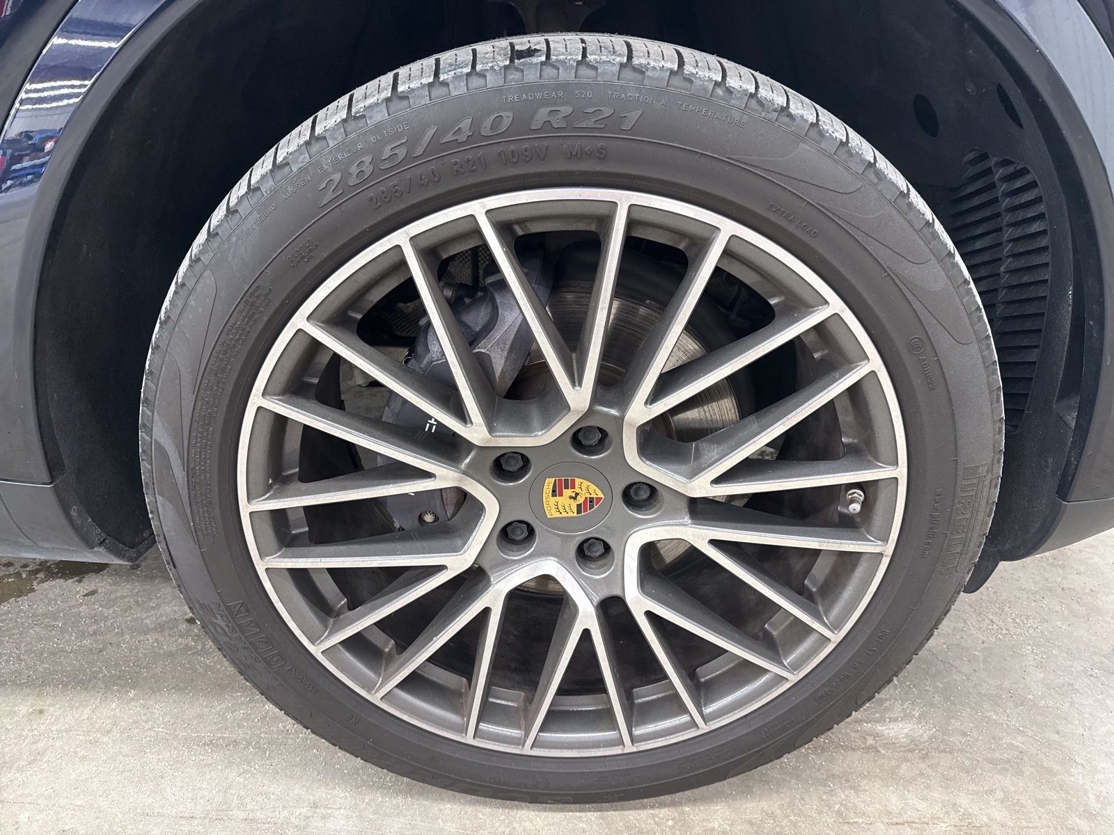 2020 Porsche Cayenne Base photo 6