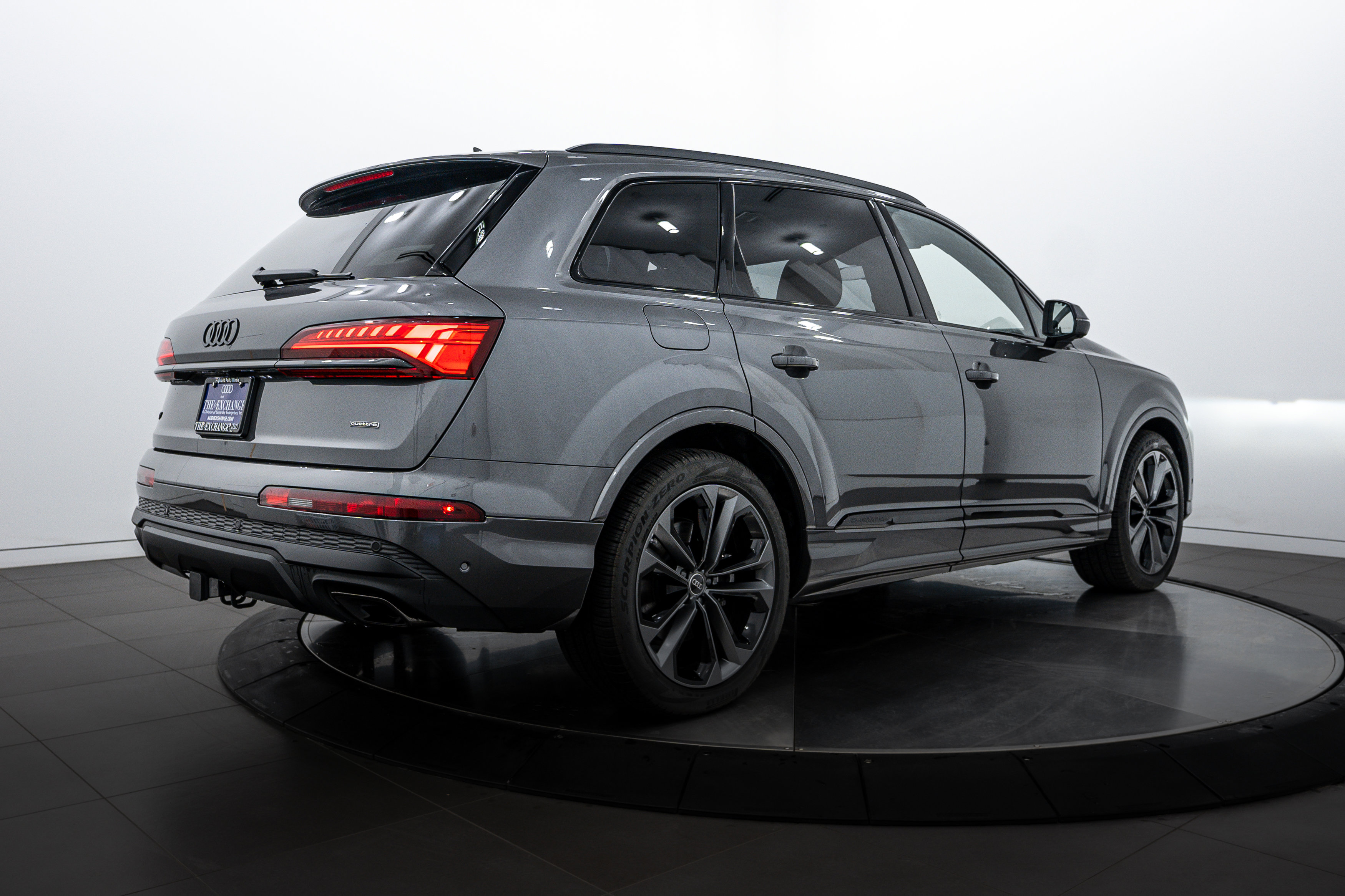2025 Audi Q7 Prestige photo 2