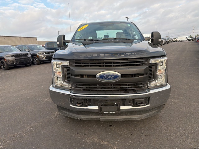 2019 Ford F-350 XL photo 3