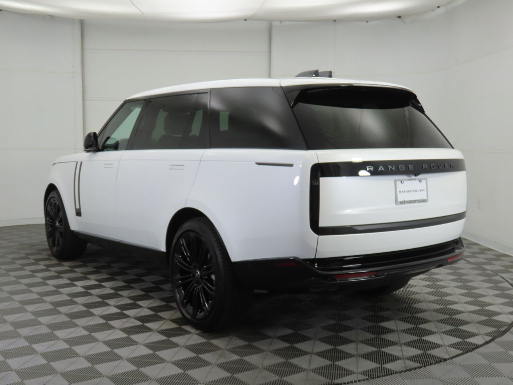 2025 Land Rover Range Rover SE photo 4