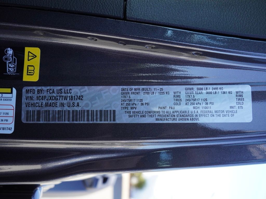 New 2026 Granite Crystal Metallic Clear-Coat Exterior Paint Jeep 4-Door Sport S image 30