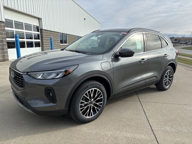 2025 Ford Escape Plug-In Hybrid photo 2