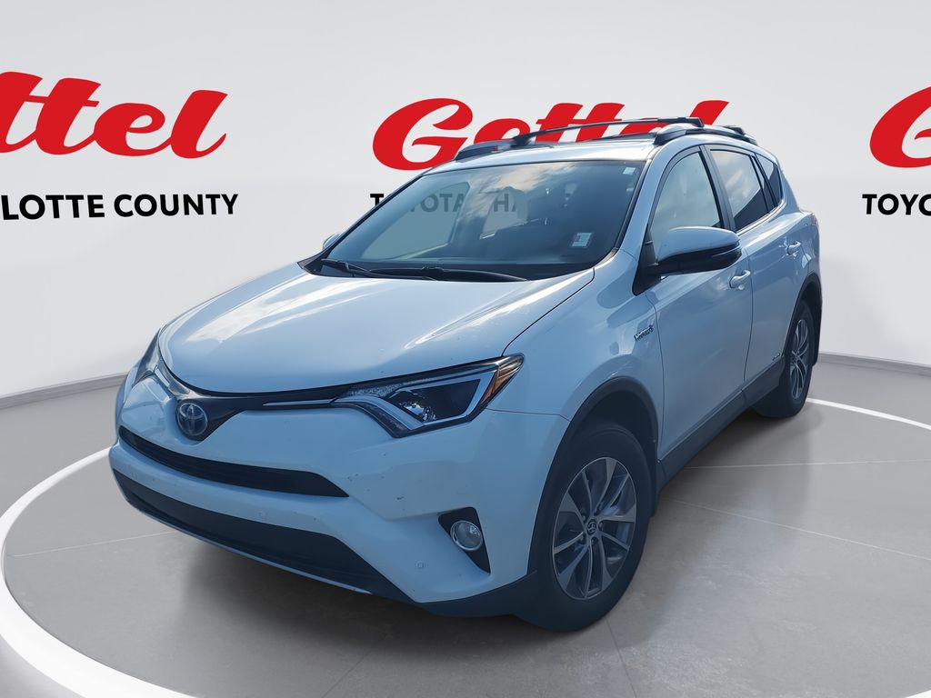 2017 Toyota RAV4 XLE's photo