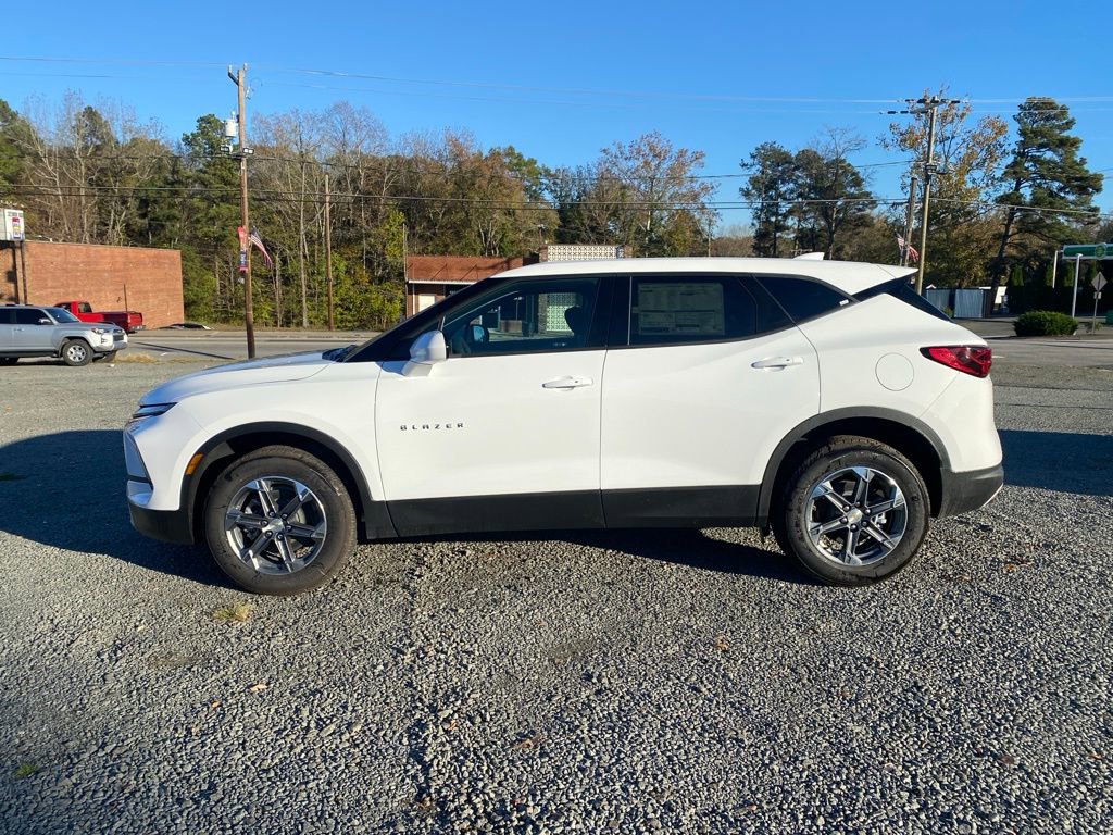 2025 Chevrolet Blazer 2LT photo 5