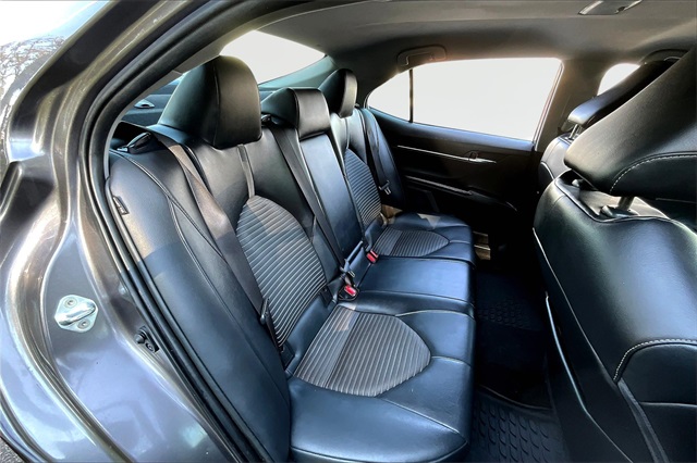 2022 Toyota Camry SE photo 26
