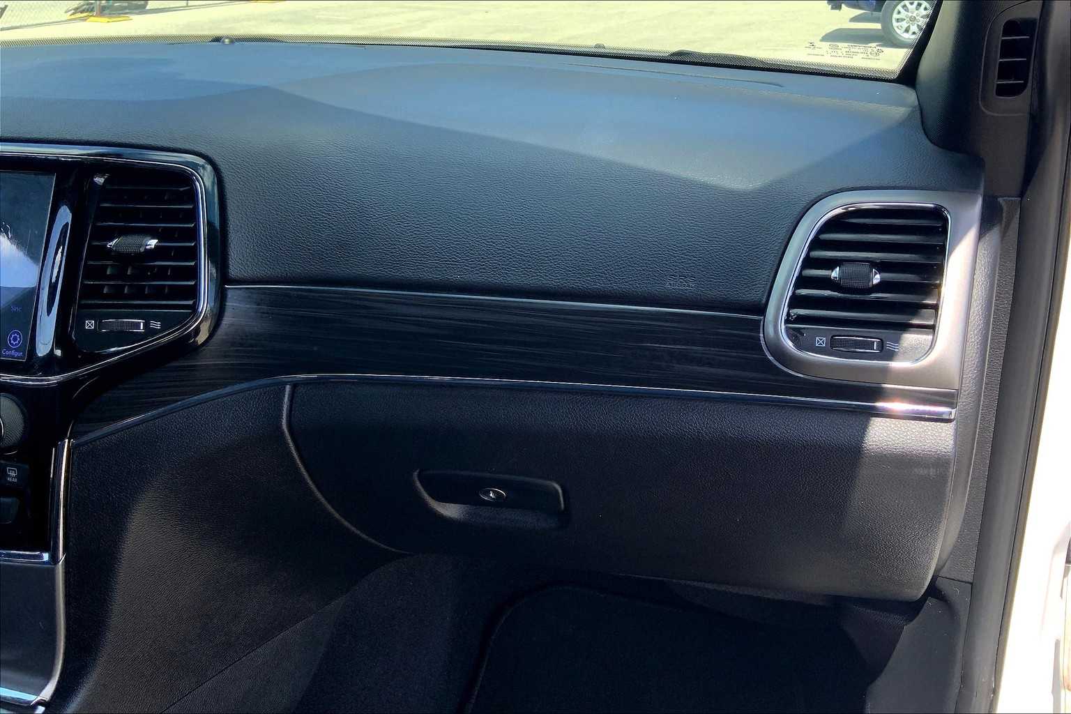 2020 Jeep Grand Cherokee Limited photo 15