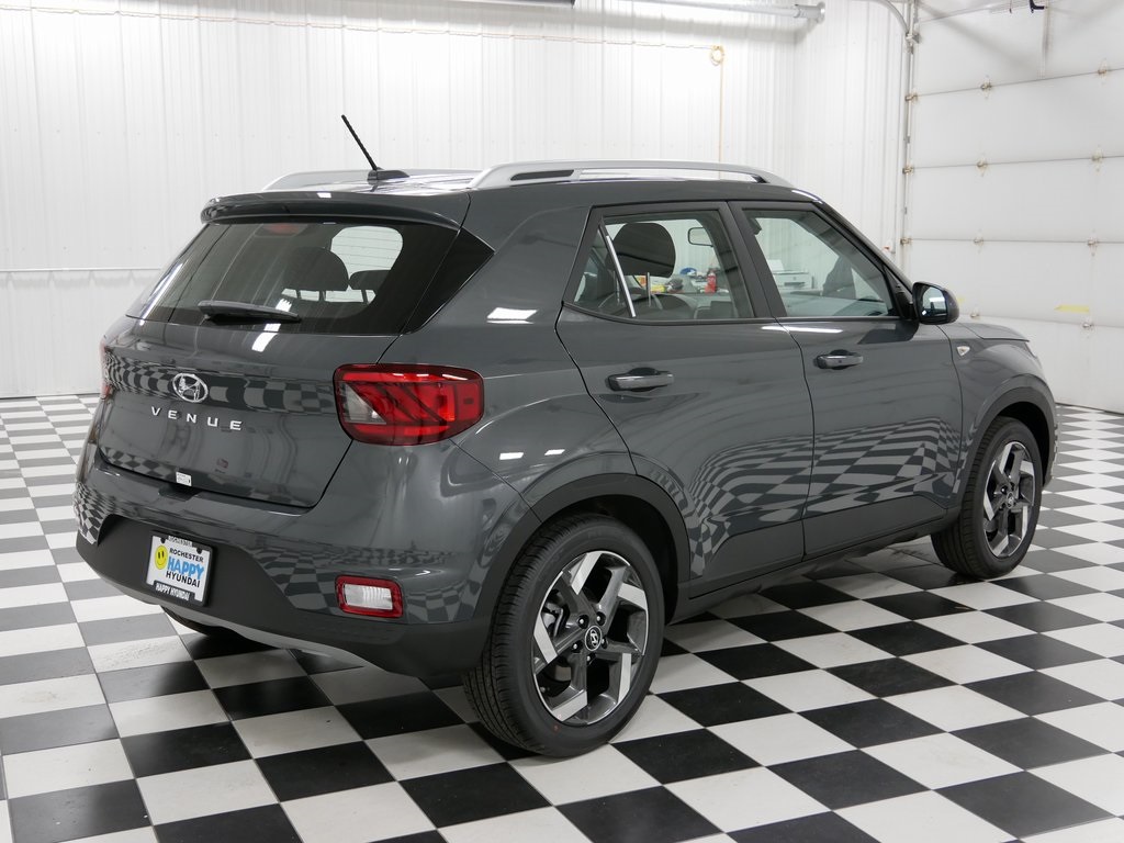 2025 Hyundai Venue SEL photo 3