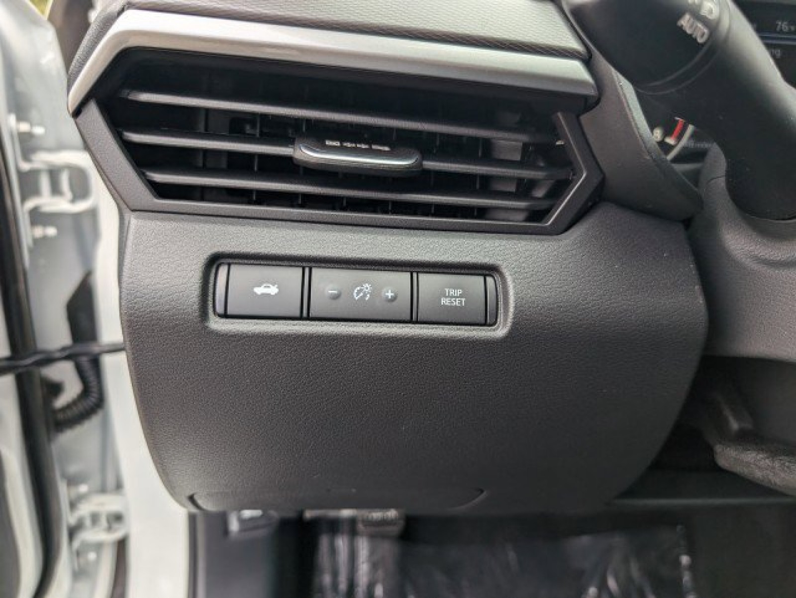 Used 2024 PEARL WHIT Nissan 2.5 SR image 19