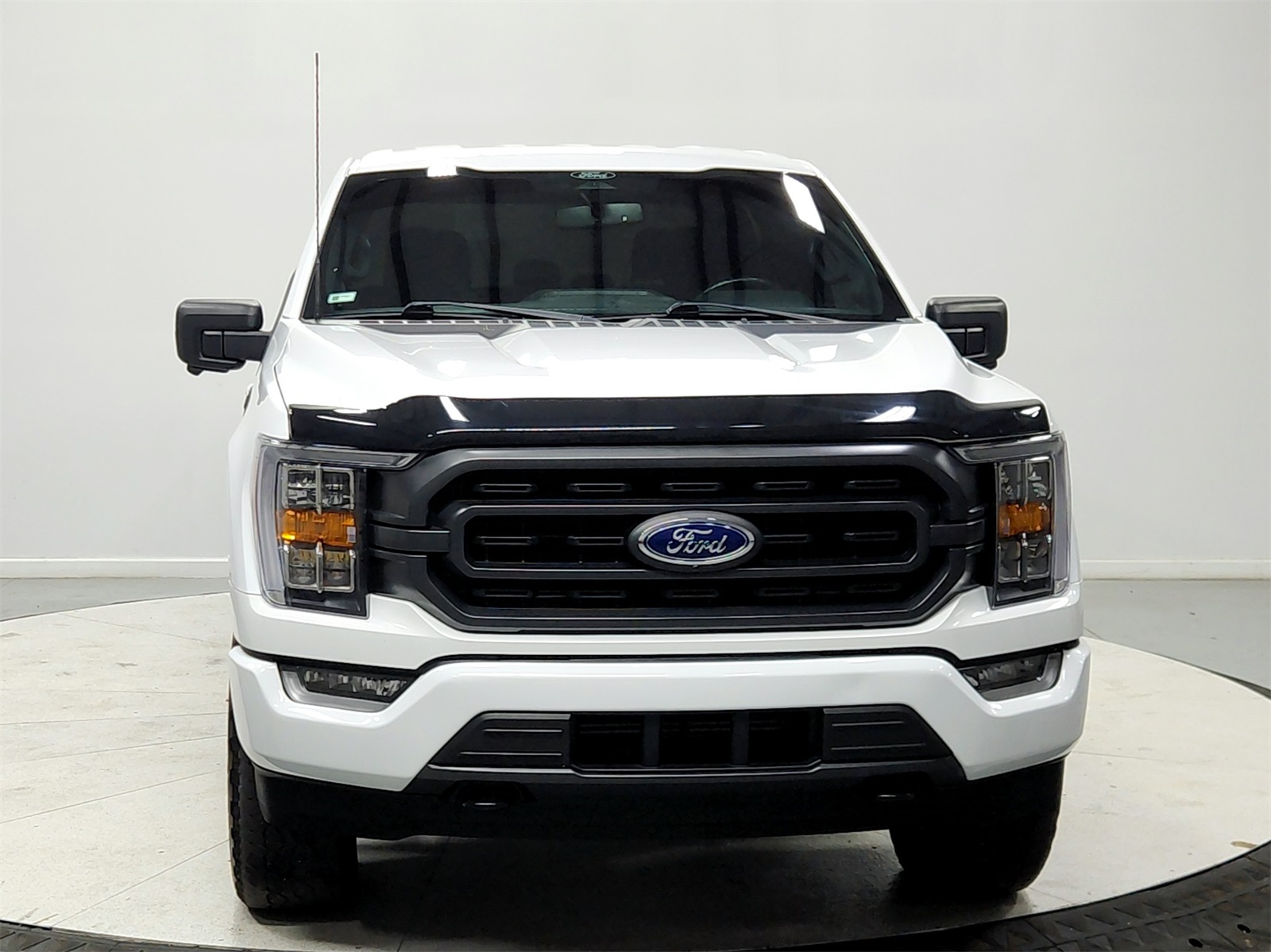 2022 Ford F-150 XLT photo 2