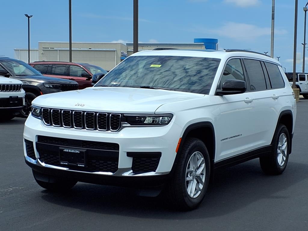 2025 Jeep Grand Cherokee Laredo X photo 13