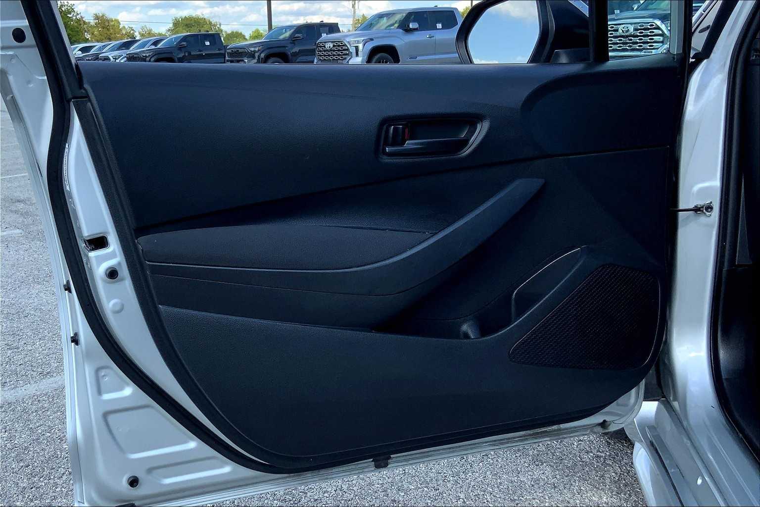 2024 Toyota Corolla LE photo 20