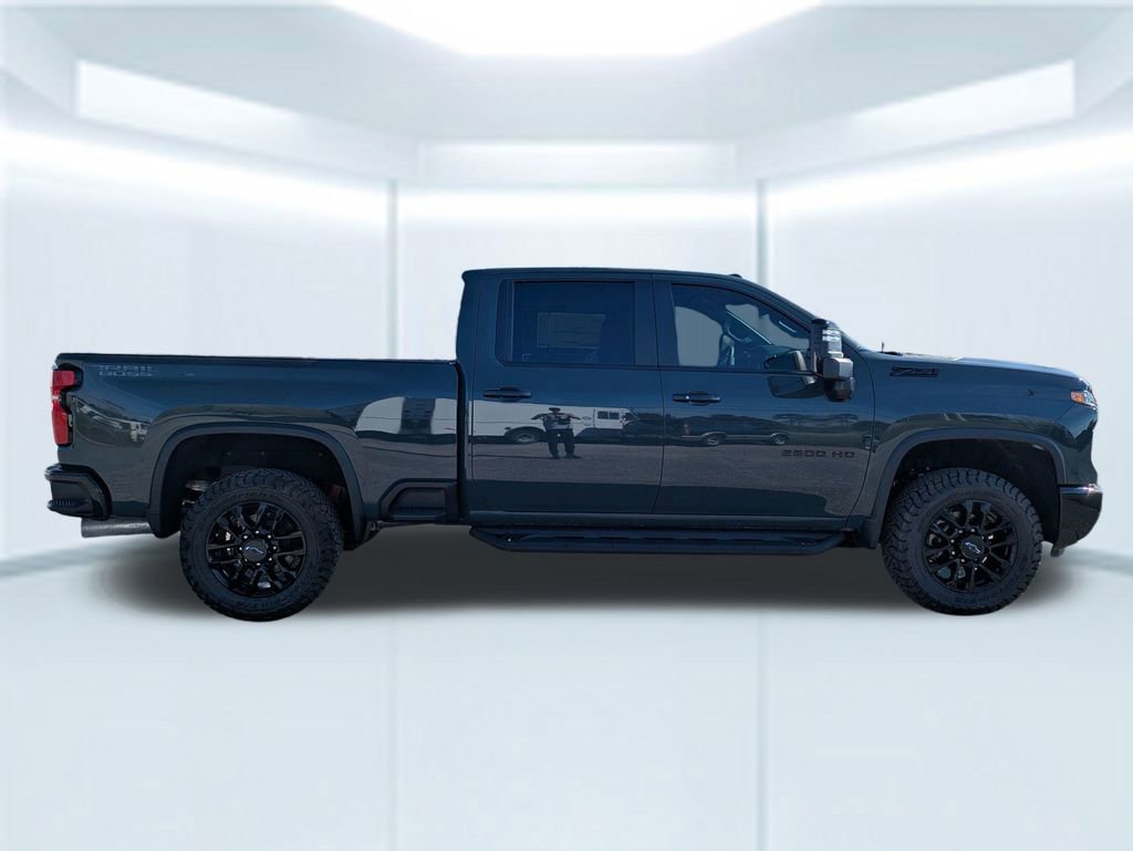 2026 Chevrolet Silverado 2500HD LT photo 4