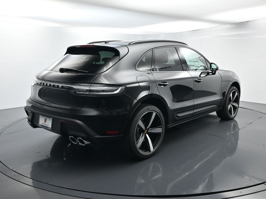 2026 Porsche Macan T photo 13