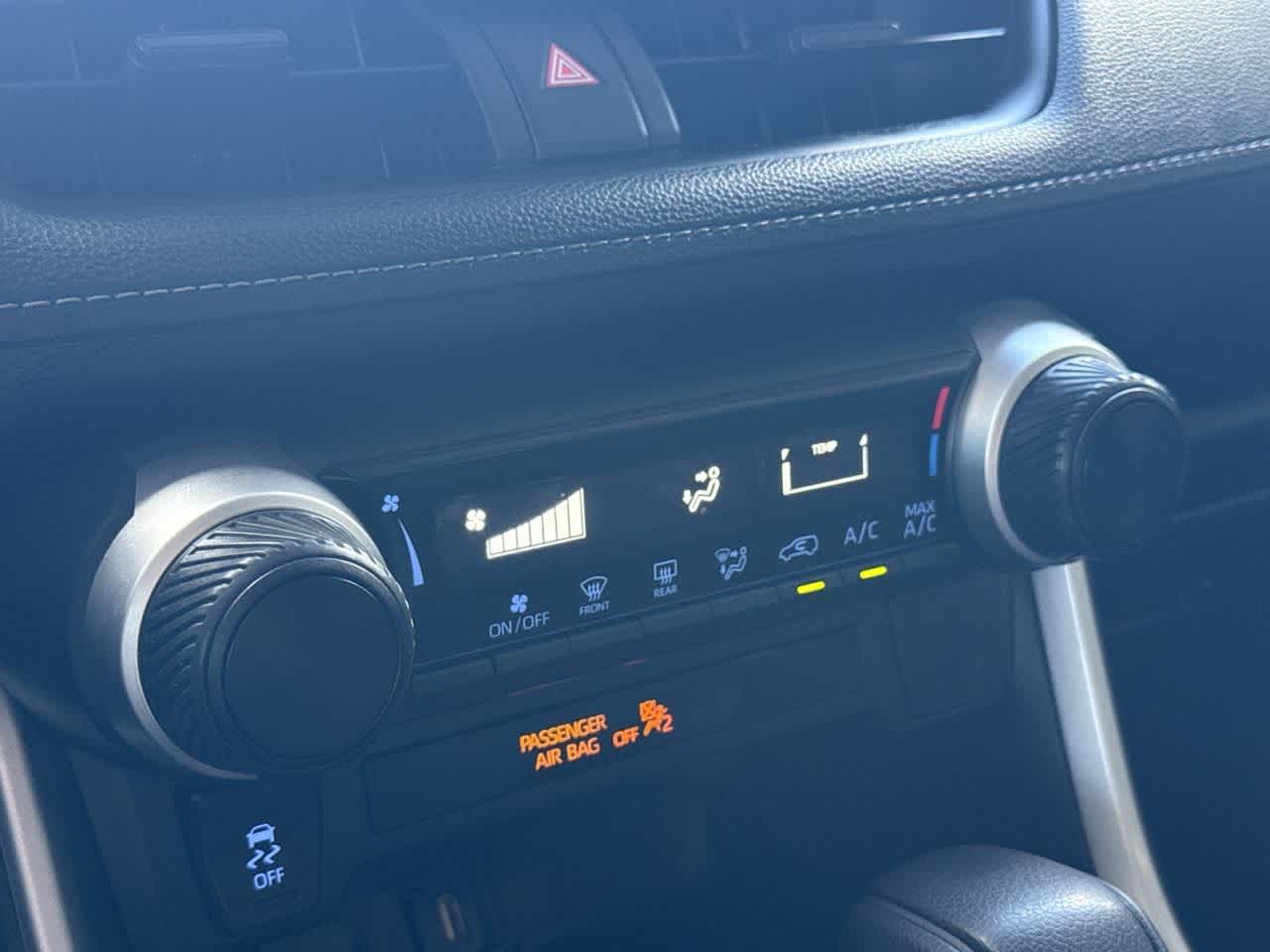 2022 Toyota RAV4 LE photo 18