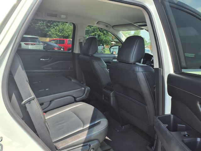 2022 Nissan Pathfinder SL photo 16