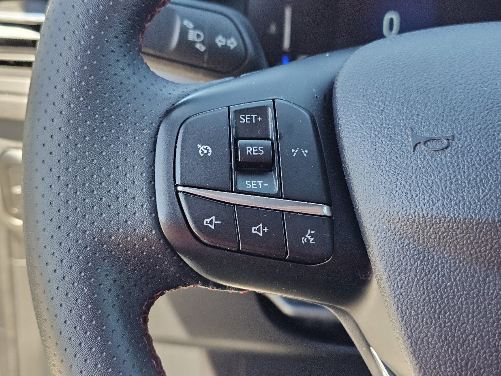 2024 Ford Escape ST-Line photo 14