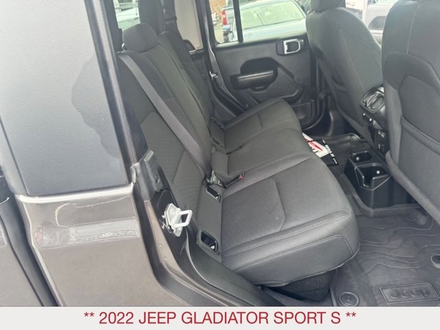 2022 Jeep Gladiator Sport photo 22