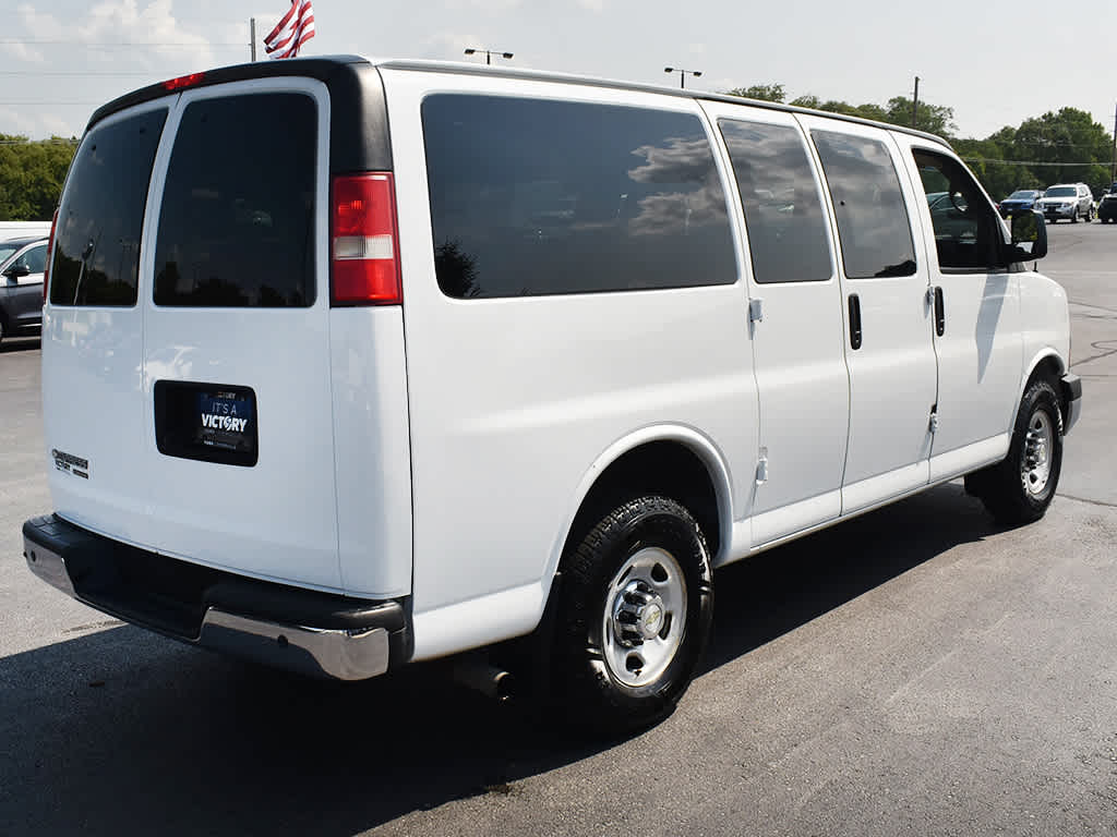 2014 Chevrolet Express 2500 LT photo 11
