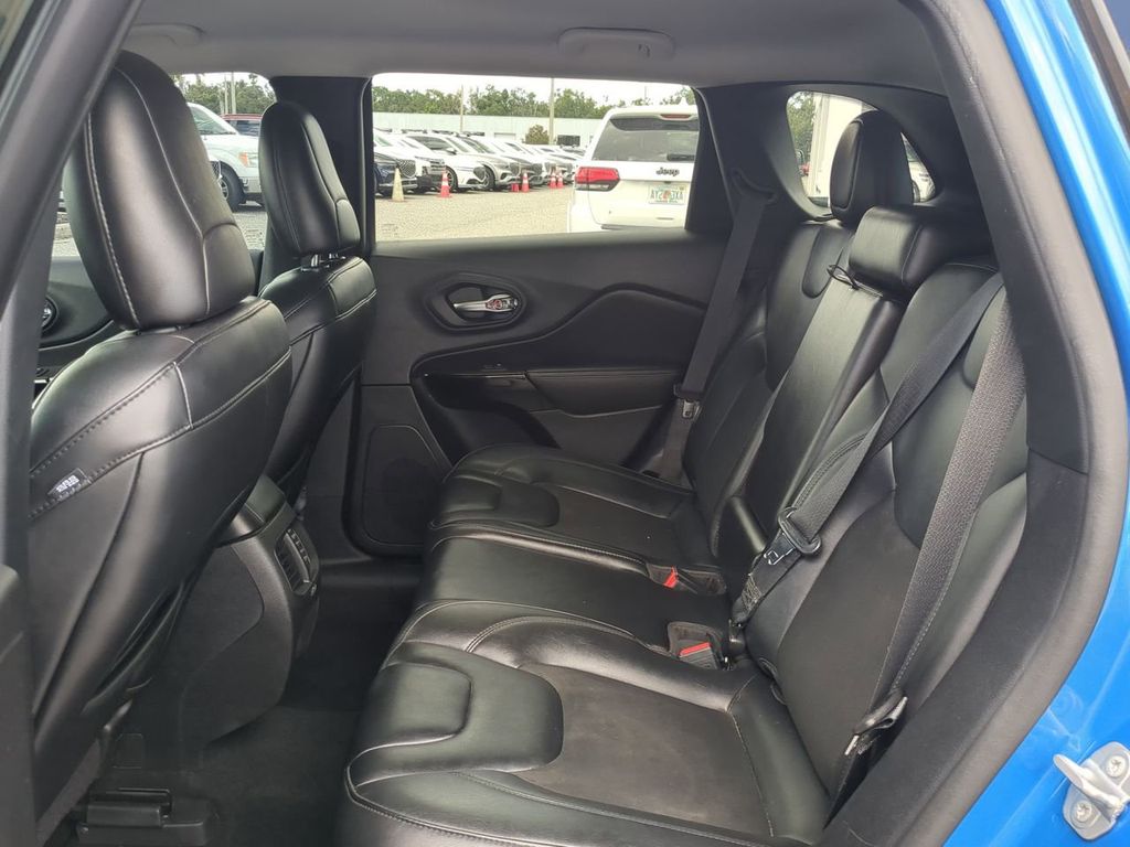 2021 Jeep Cherokee Altitude photo 13