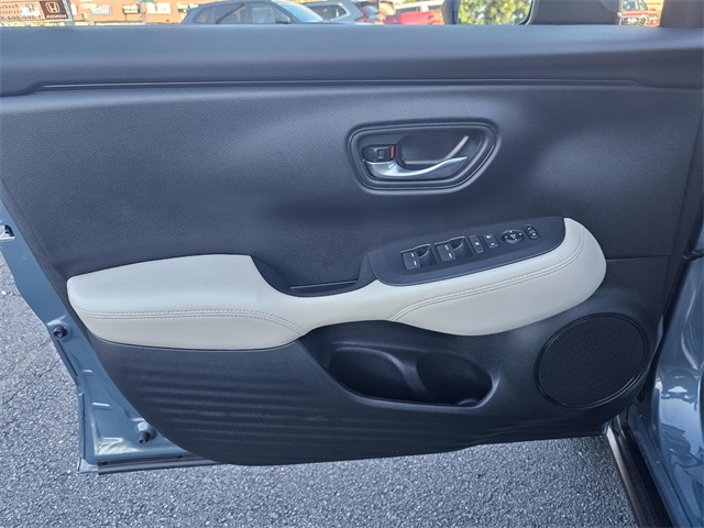 2025 Honda HR-V LX photo 17