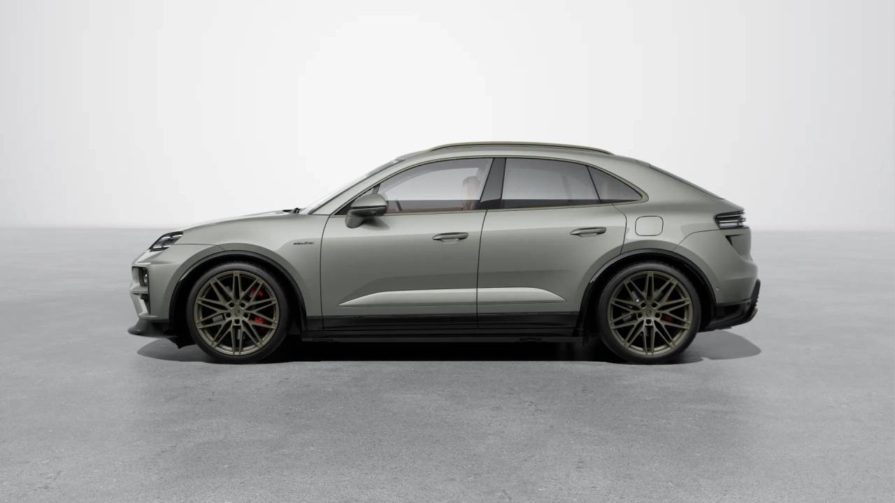 2025 Porsche Macan Turbo Electric photo 2