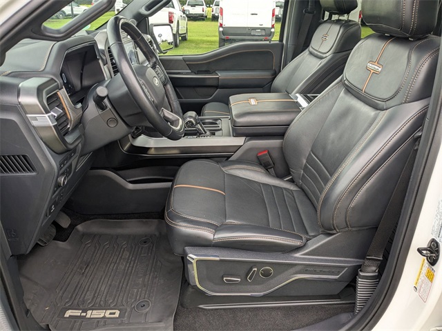 2022 Ford F-150 Platinum photo 17