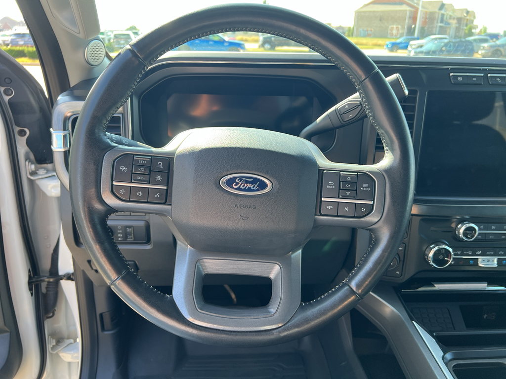 2023 Ford F-350 Lariat photo 24