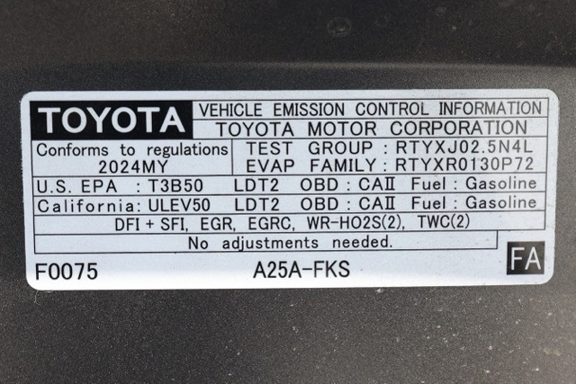 2024 Toyota RAV4 XLE photo 26