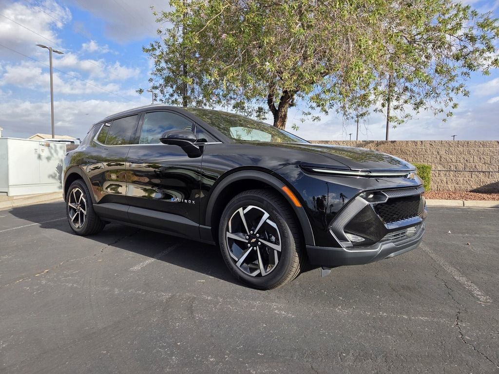 2026 Chevrolet Equinox EV 2LT's photo